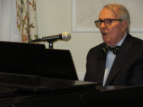 Osgood plays for residents 