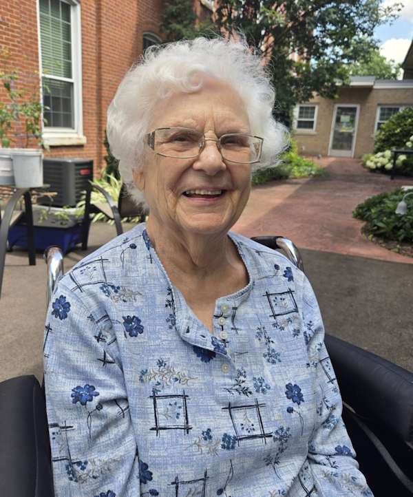 resident Shirley Jones, smiling outside of Homeland Center