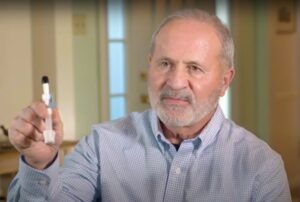 bob green holding up his invention