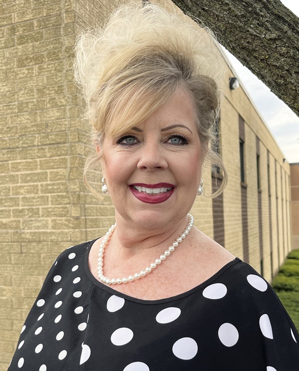 Volunteer Coordinator Tamara Jaroszewski